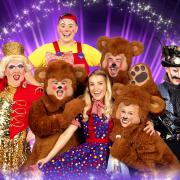 The full cast of Goldilocks